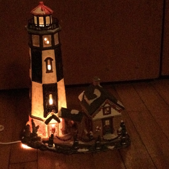 Vintage Santa’s Workbench Sea Signal  Lighthouse - Picture 6 of 7